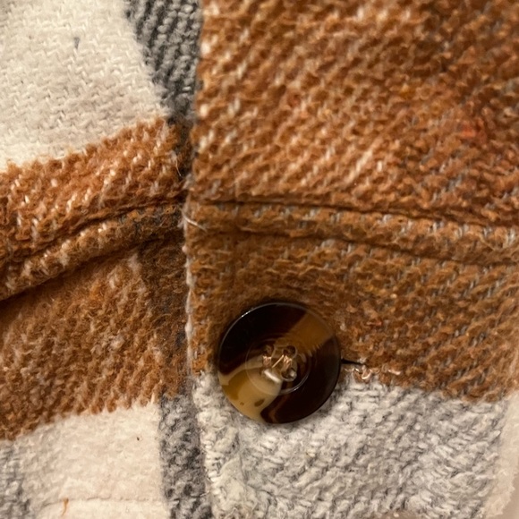 Fall classic caramel plaid shacket - Picture 4 of 4